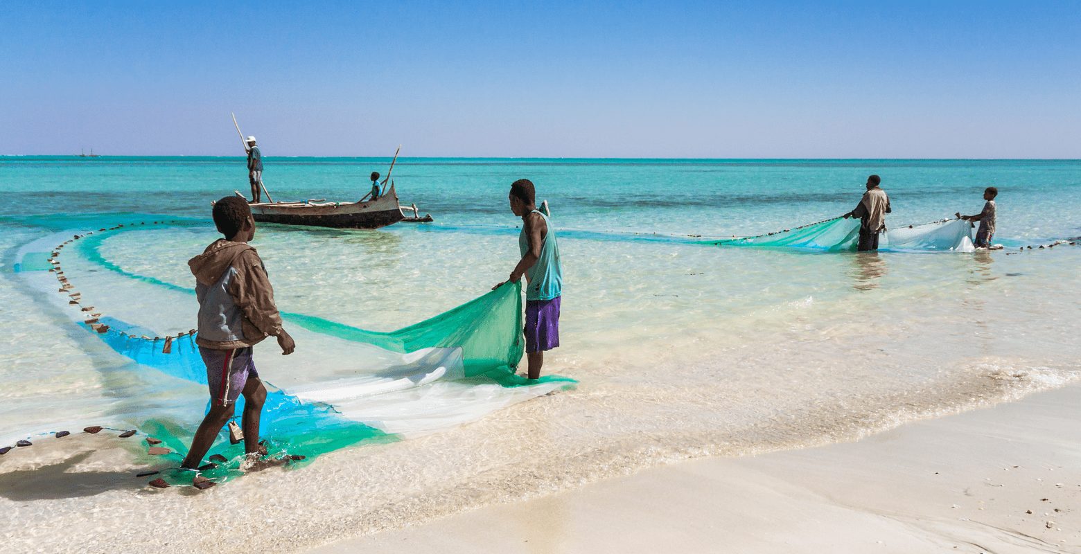 As the featured image for Madagascar Facts, six fishermen and their fishing net in the Salary lagoon, southwestern Madagascar