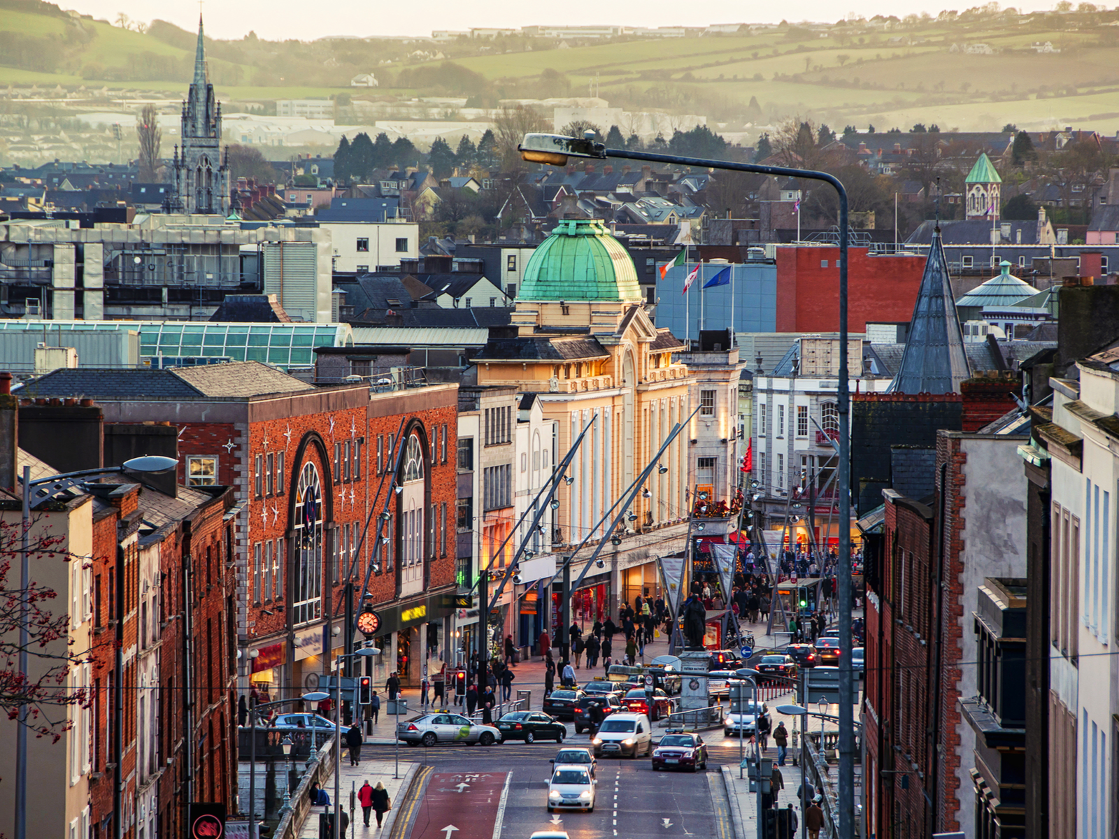 A busy day at Cork, one of the best places to visit in Ireland, with its various shops, bars and restaurants