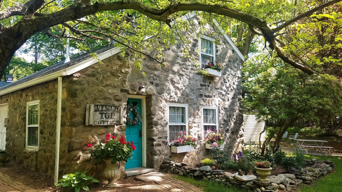 Windy top cottage, one of the best Airbnbs in the United States