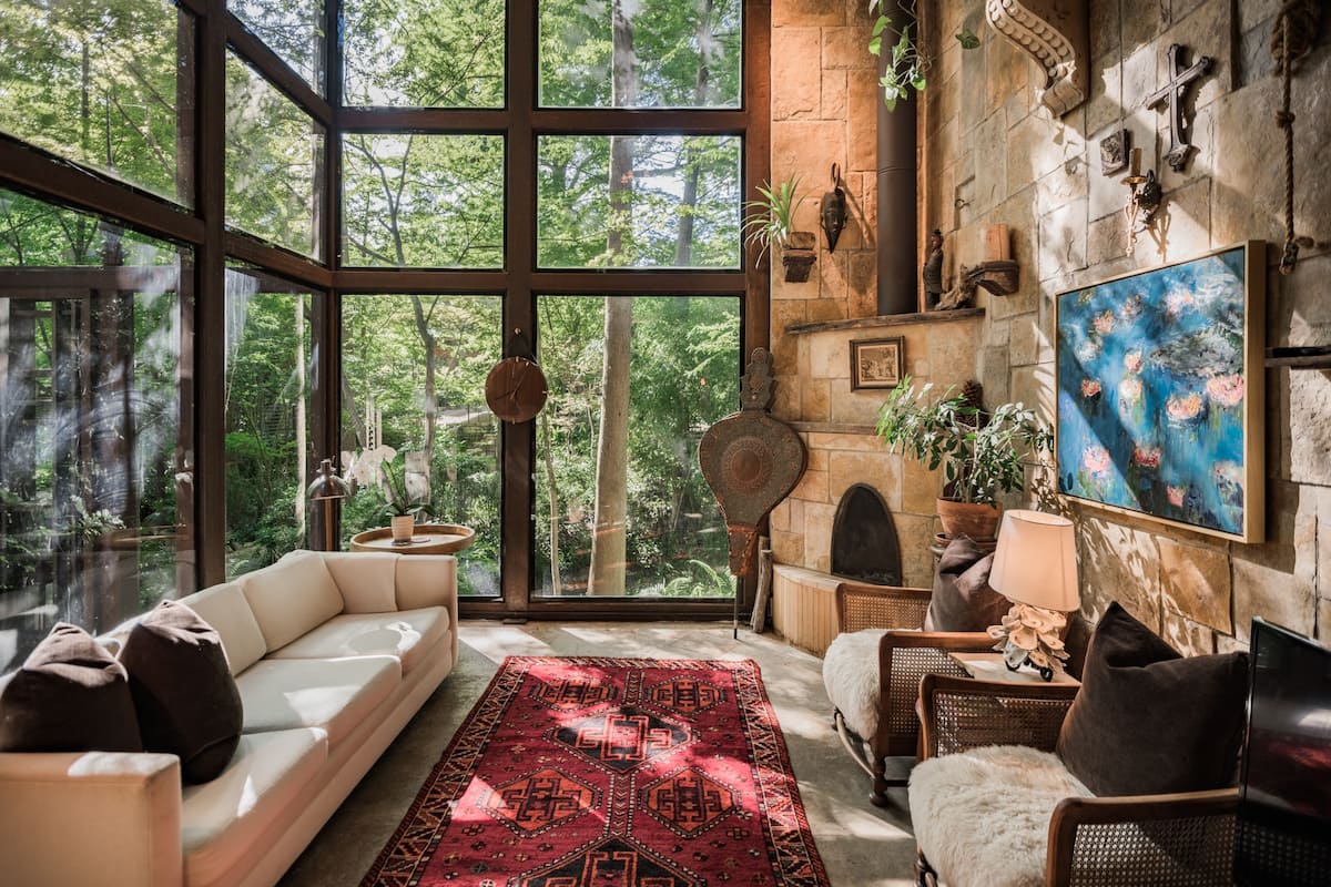 Escape the City Treehouse, one of the best Airbnbs in Dallas Texas