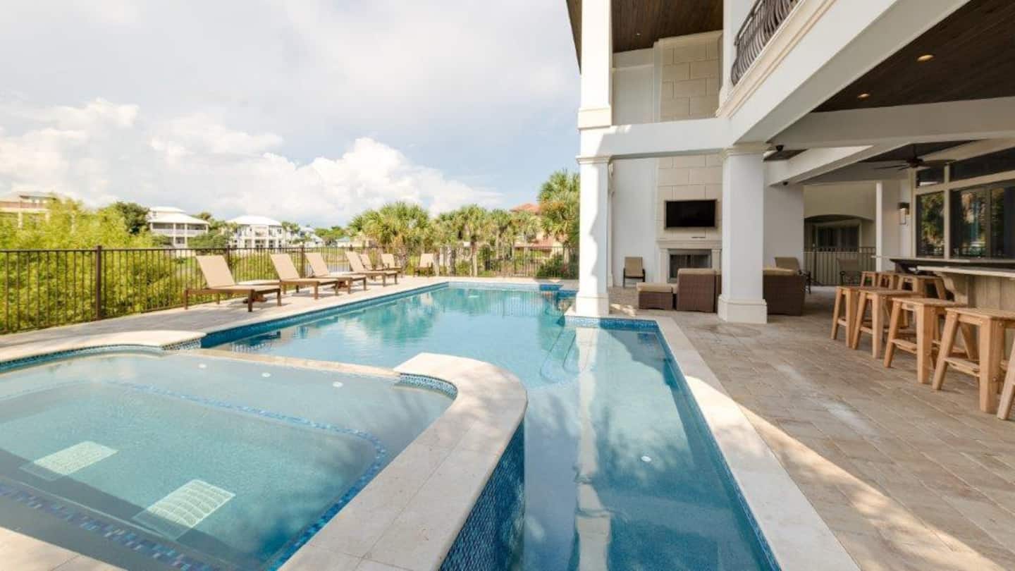 Lanai luxury villa, one of the best Airbnb Stays in Destin Florida