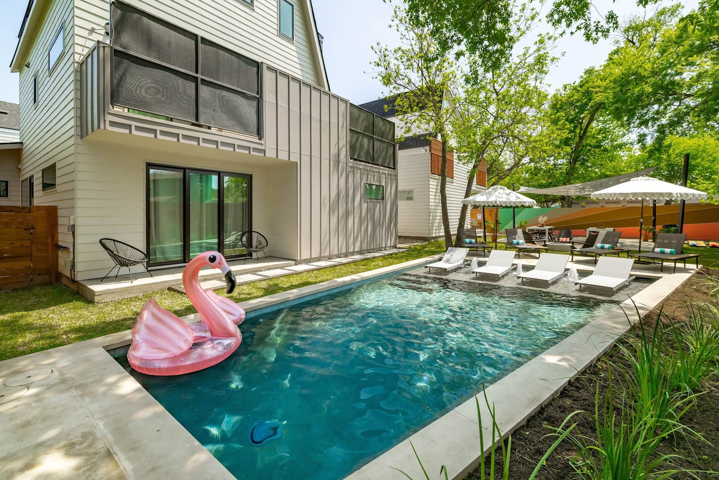 Modern and lavish palm manor, one of the best Airbnbs in Texas