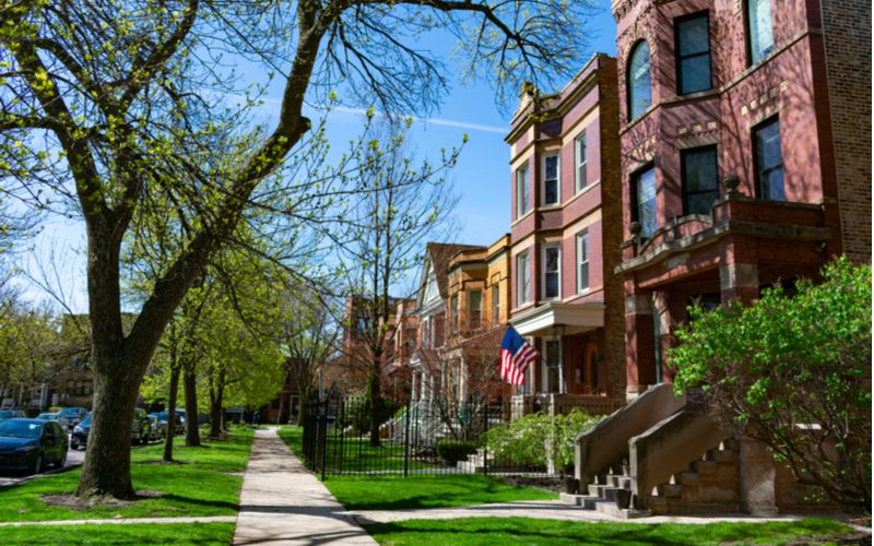 Row of old homes for a piece on the best Airbnbs in Chicago