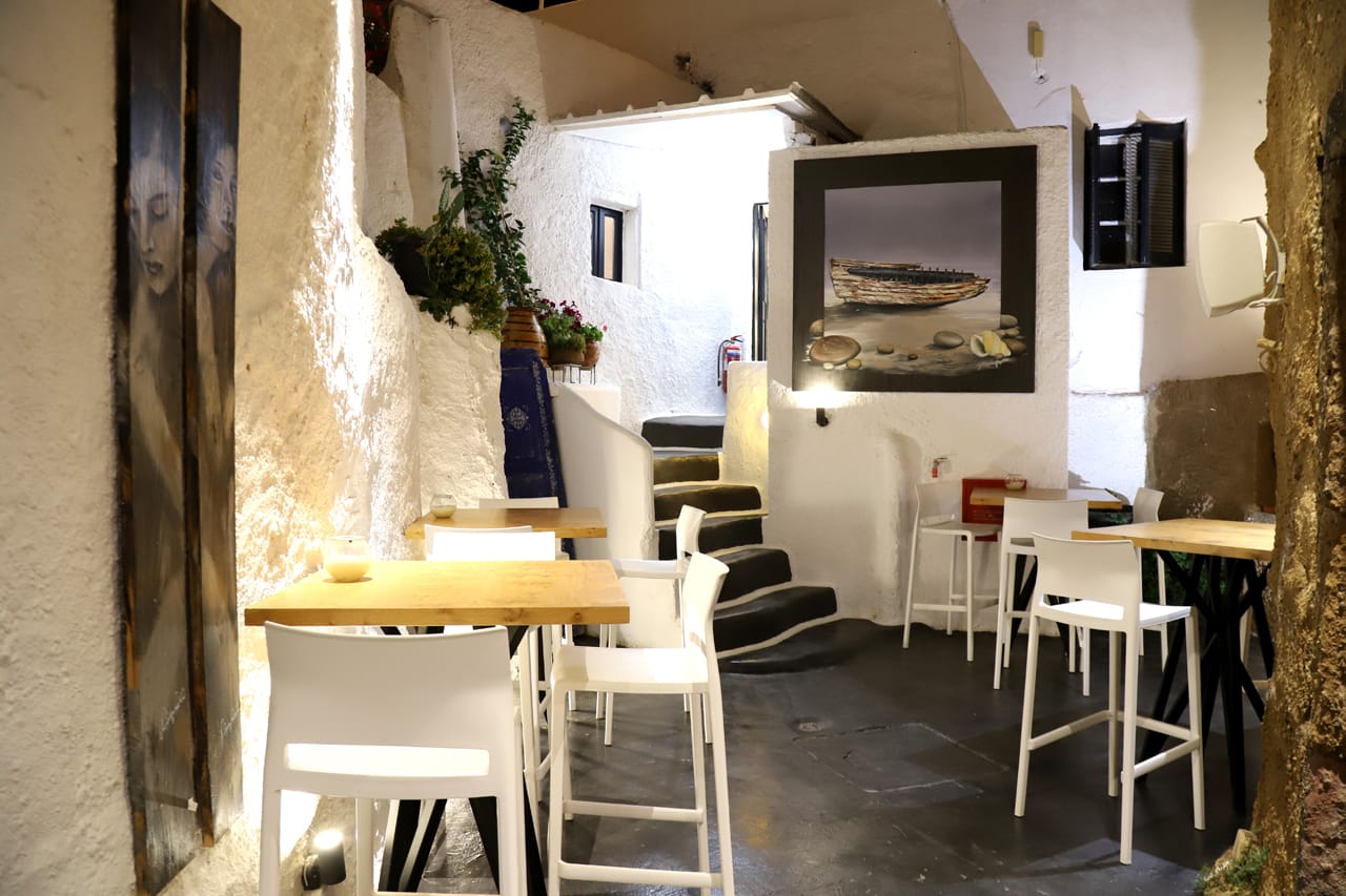 Alisachni wine gallery, one of the best restaurants in Santorini