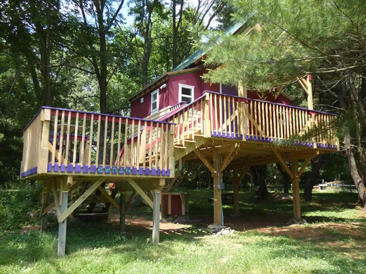 Underhill Hollow Treehouse, one of the best Airbnbs in Connecticut