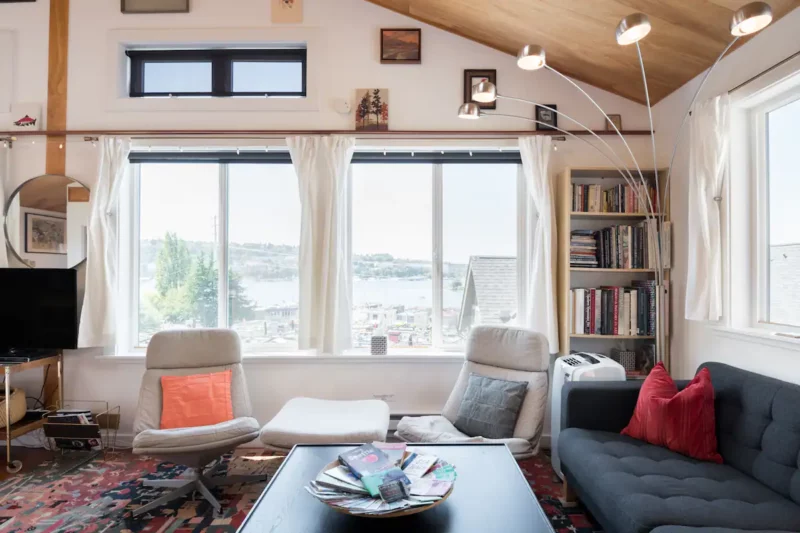 Sky cabin apartment in Washington State, one of the best Airbnbs in the state