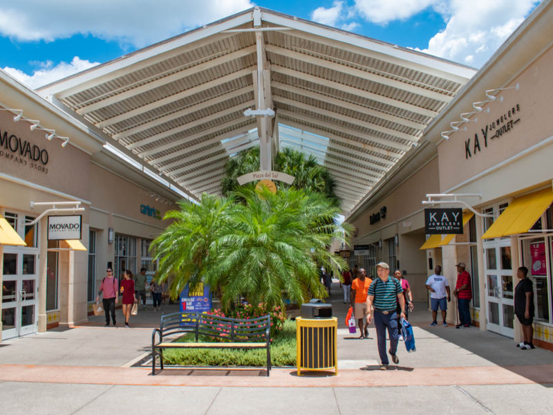 View of the Orando Premium Outlets, one of the must-see sights in Orlando
