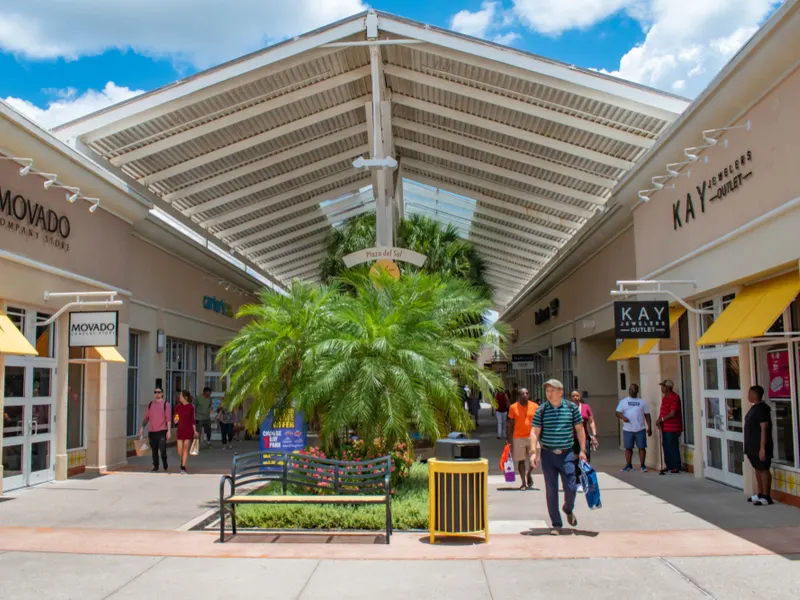 View of the Orando Premium Outlets, one of the must-see sights in Orlando