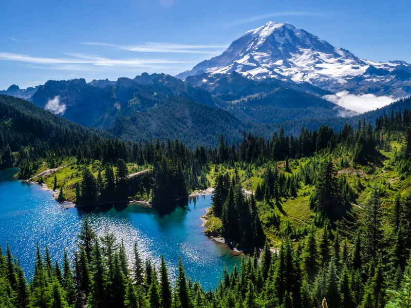 Mount Rainier National Park, one of the most beautiful national parks in the USA, overlooking a lake