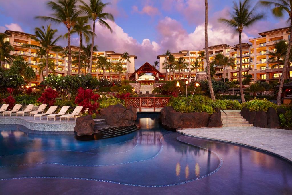 Amazing dusk pool view at the Montage Kapalua Bay, one of Hawaii's best resorts