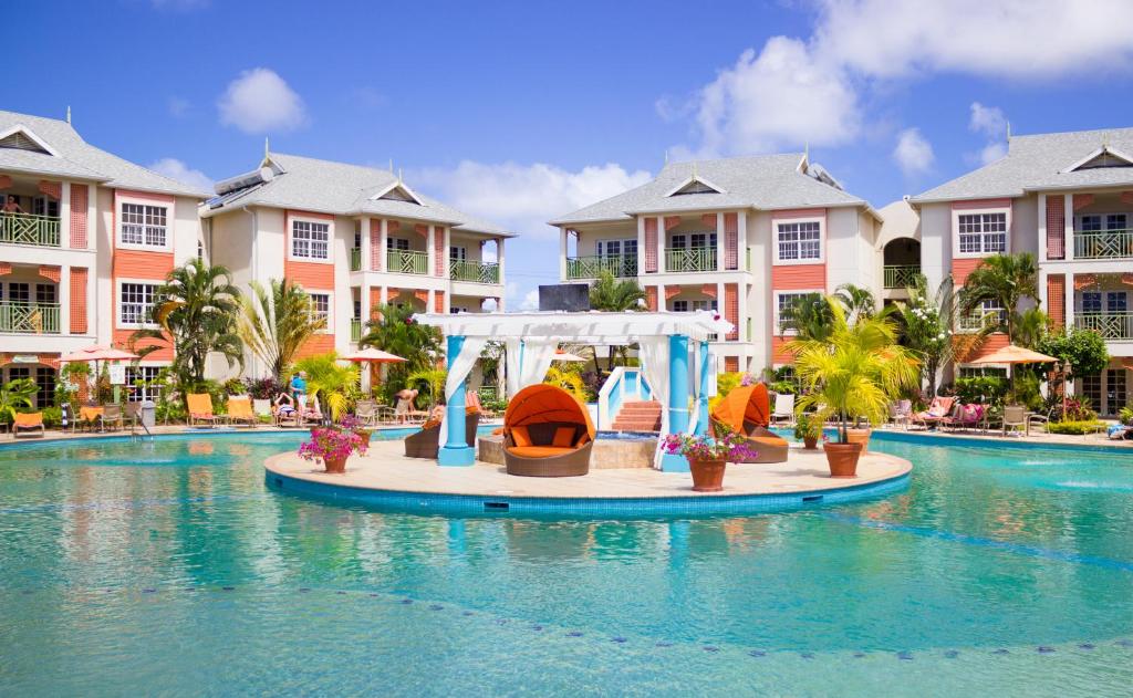 Bay Gardens Beach Resort and Spa, one of the best all-inclusive resorts in Saint Lucia
