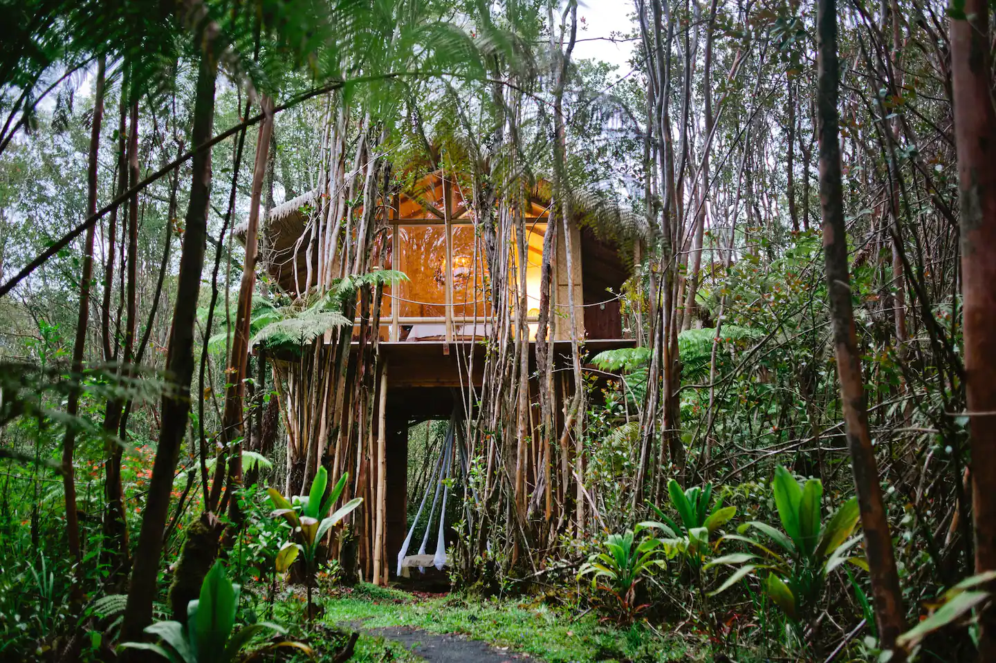 Dreamy Tropical Tree House, one of the best Airbnbs in Hawaii