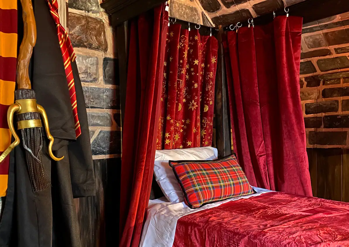 Harry Potter Fan School Dorm, one of the best Harry Potter themed Airbnbs
