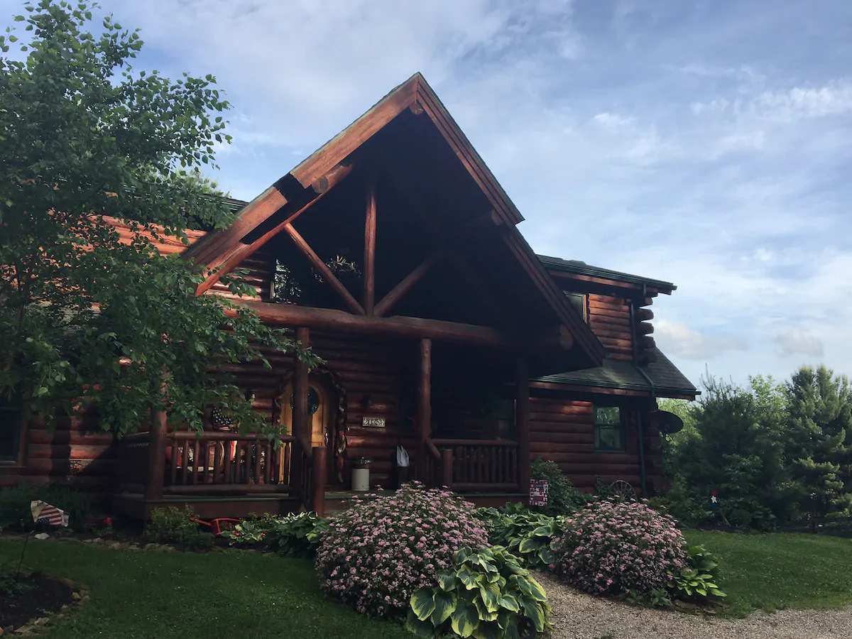 Honey Pine Lodge, one of the best Airbnbs in Ohio