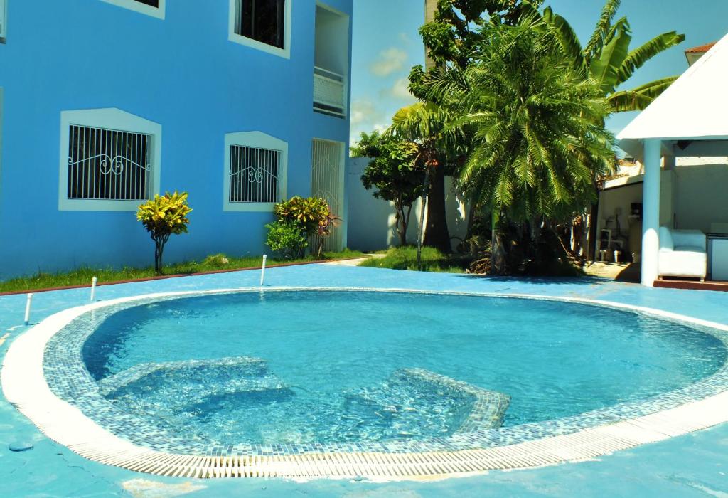 Hotel Maracas Punta Cana pool area for a post on the best resorts in the Dominican Republic