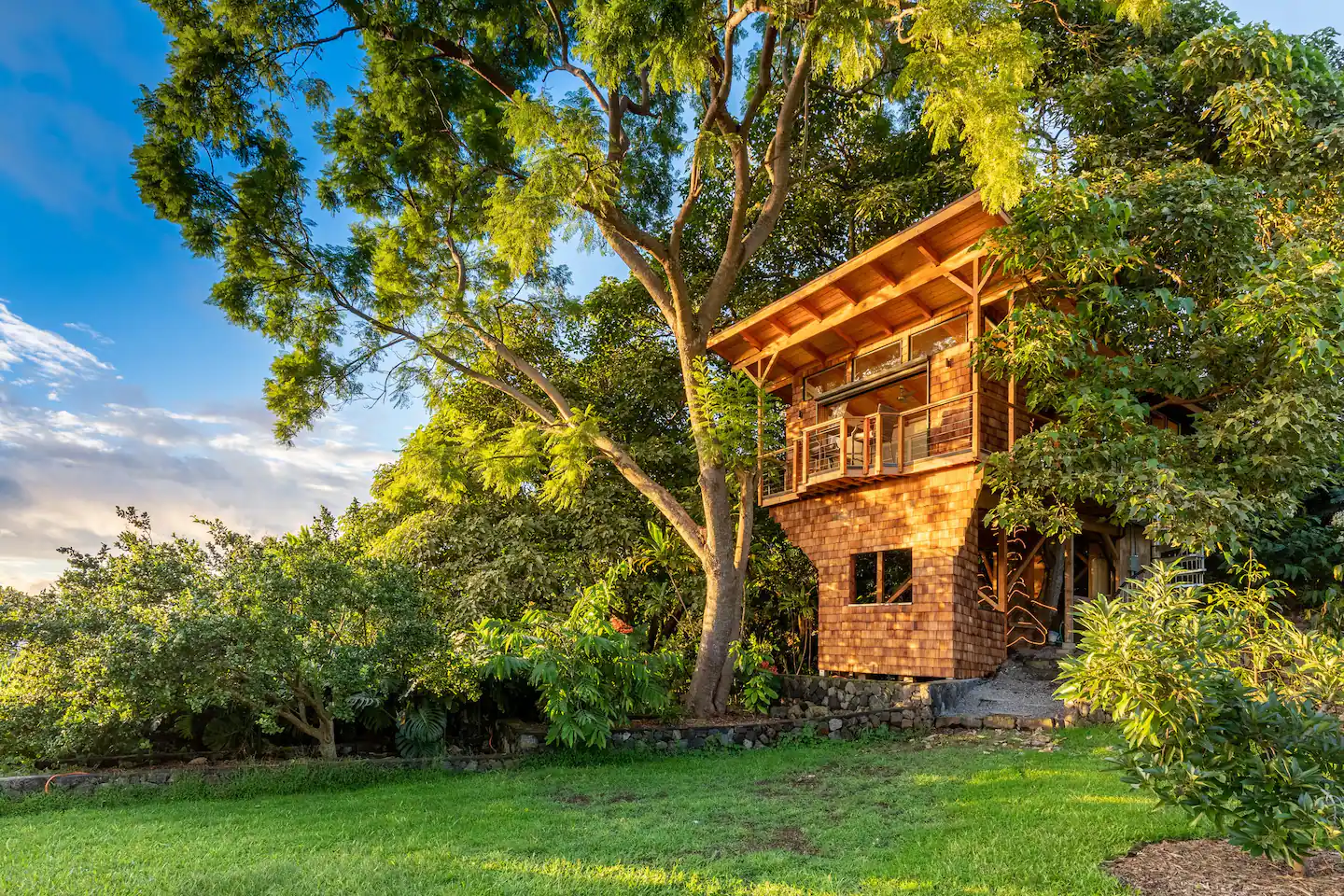 Kona Treehouse, one of the best Airbnbs in Hawaii