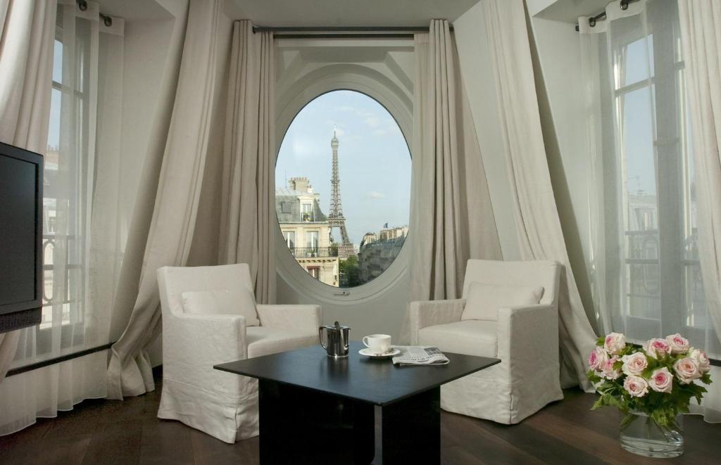 Le Metropolitan Tour Eiffel Tour, one of the best hotels in Paris