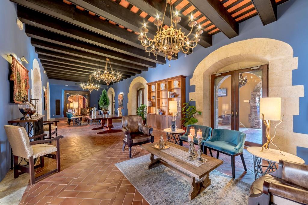 Lobby of the Hodelpa Nicolás de Ovando, one of the best resorts in the Dominican Republic