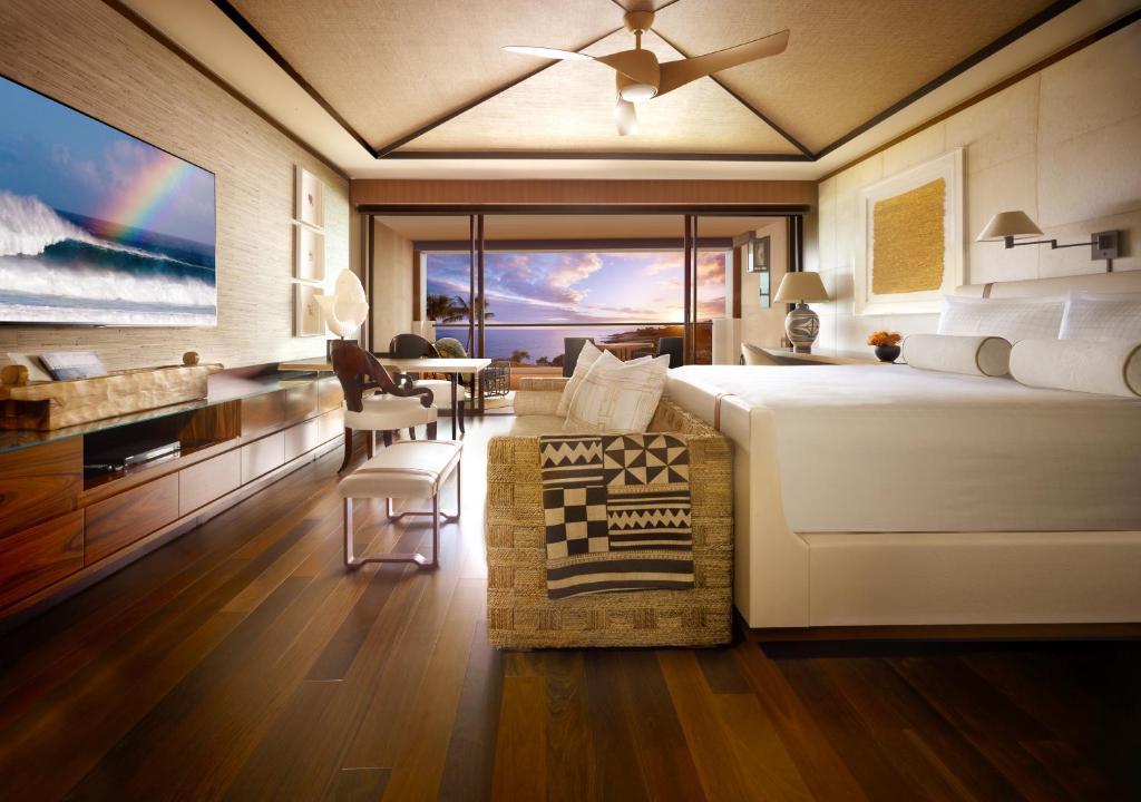 Room view of one of Hawaii's best resorts, the Four Seasons Lanai