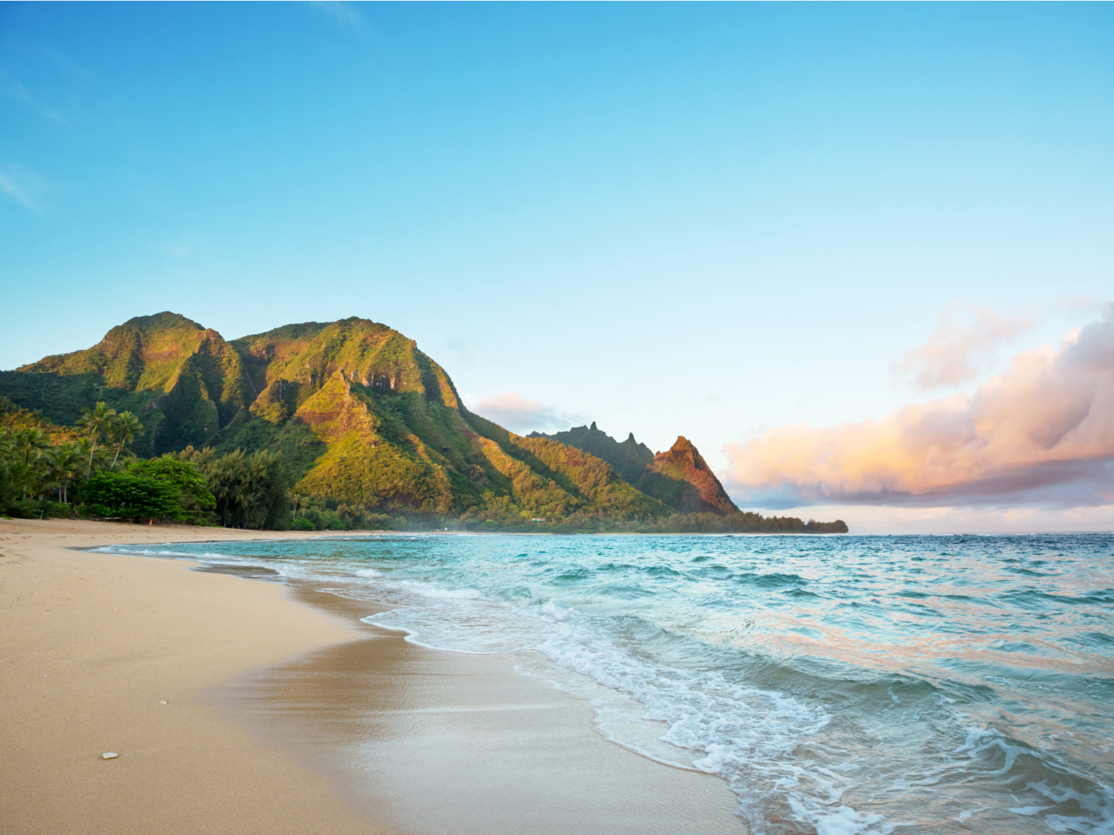 Gorgeous view from one of the best island vacations, tunnels beach in Kauai