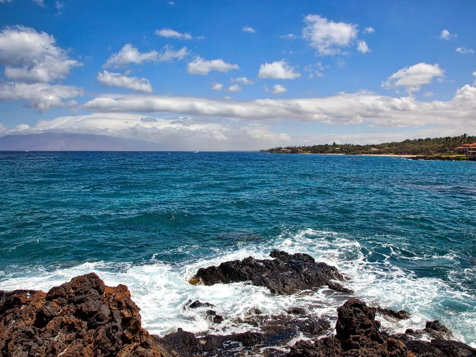 Rocky Five Graves, one of the best snorkeling spots in Hawaii, snorkeling spot near Makena beach on Maui