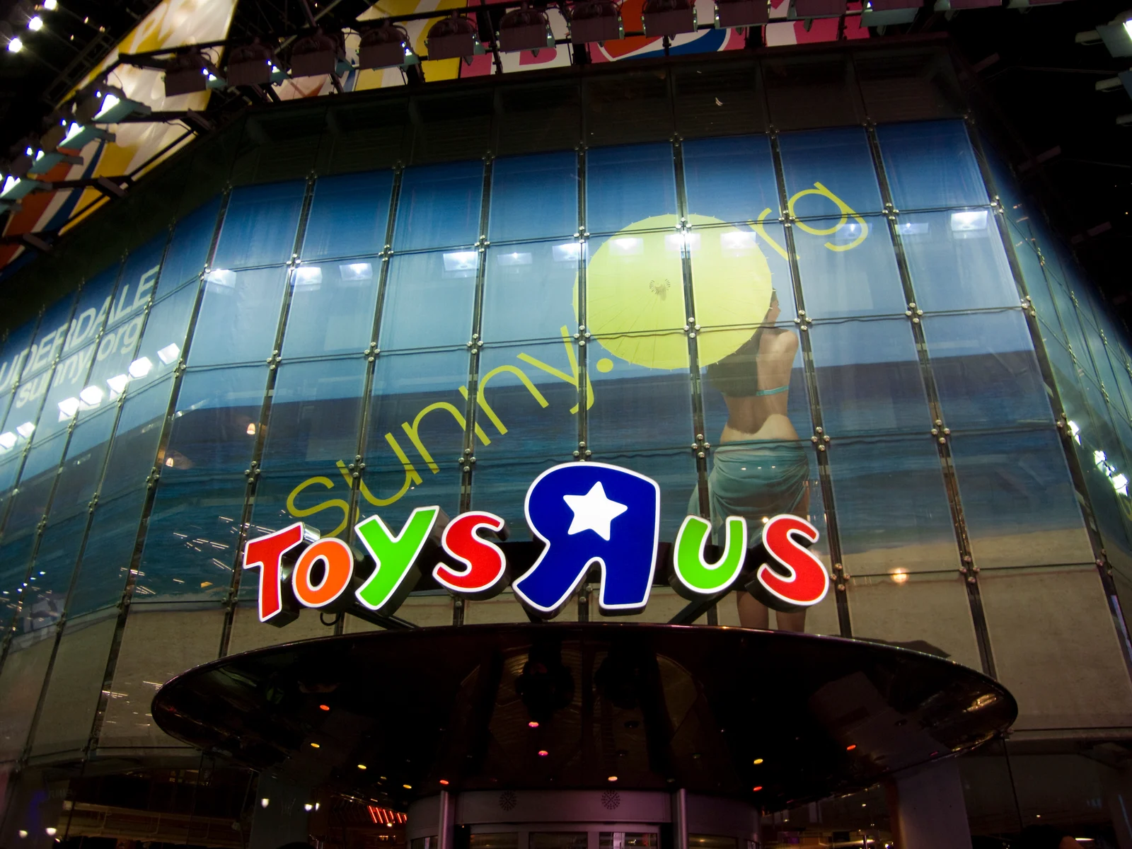 The huge vibrant signage at the entrance on one of the best toy stores in America, Toys “R” Us in New York