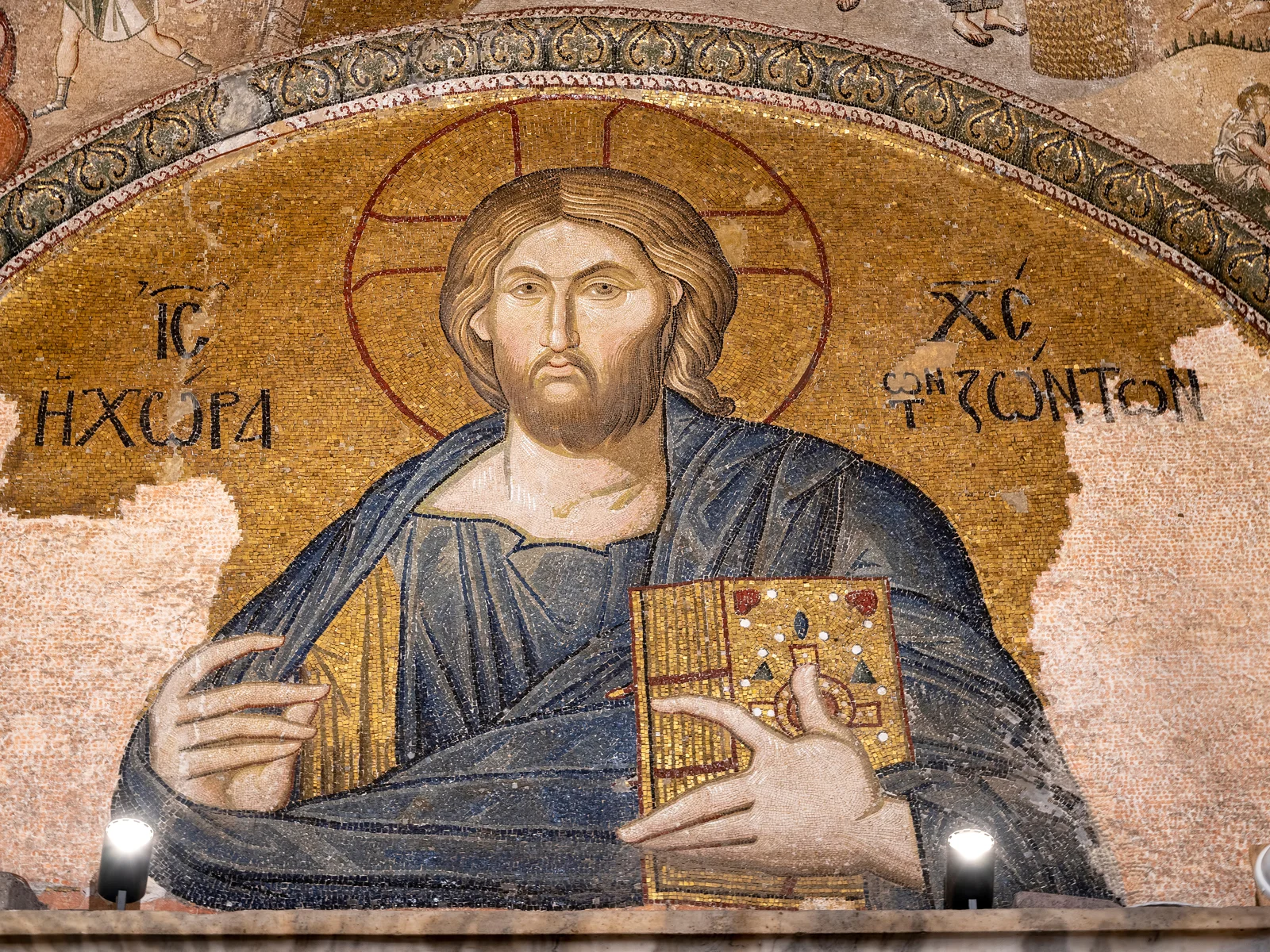 Mosaico di Cristo al Museum of Biblical Art su un muro, una delle cose migliori da fare a Dallas