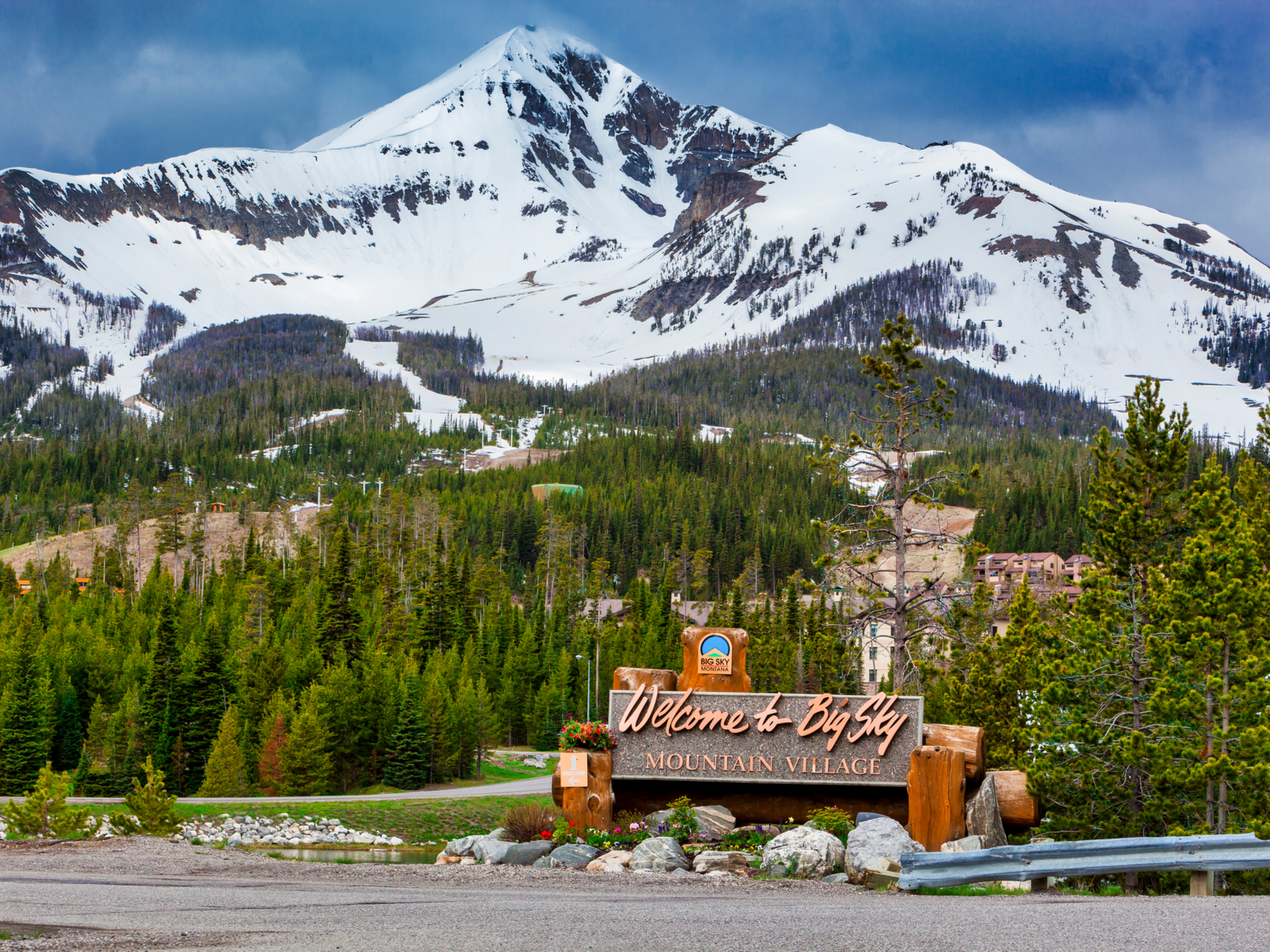 Snow-capped mountain in one of the best places to visit in Montana, Big Sky Resort