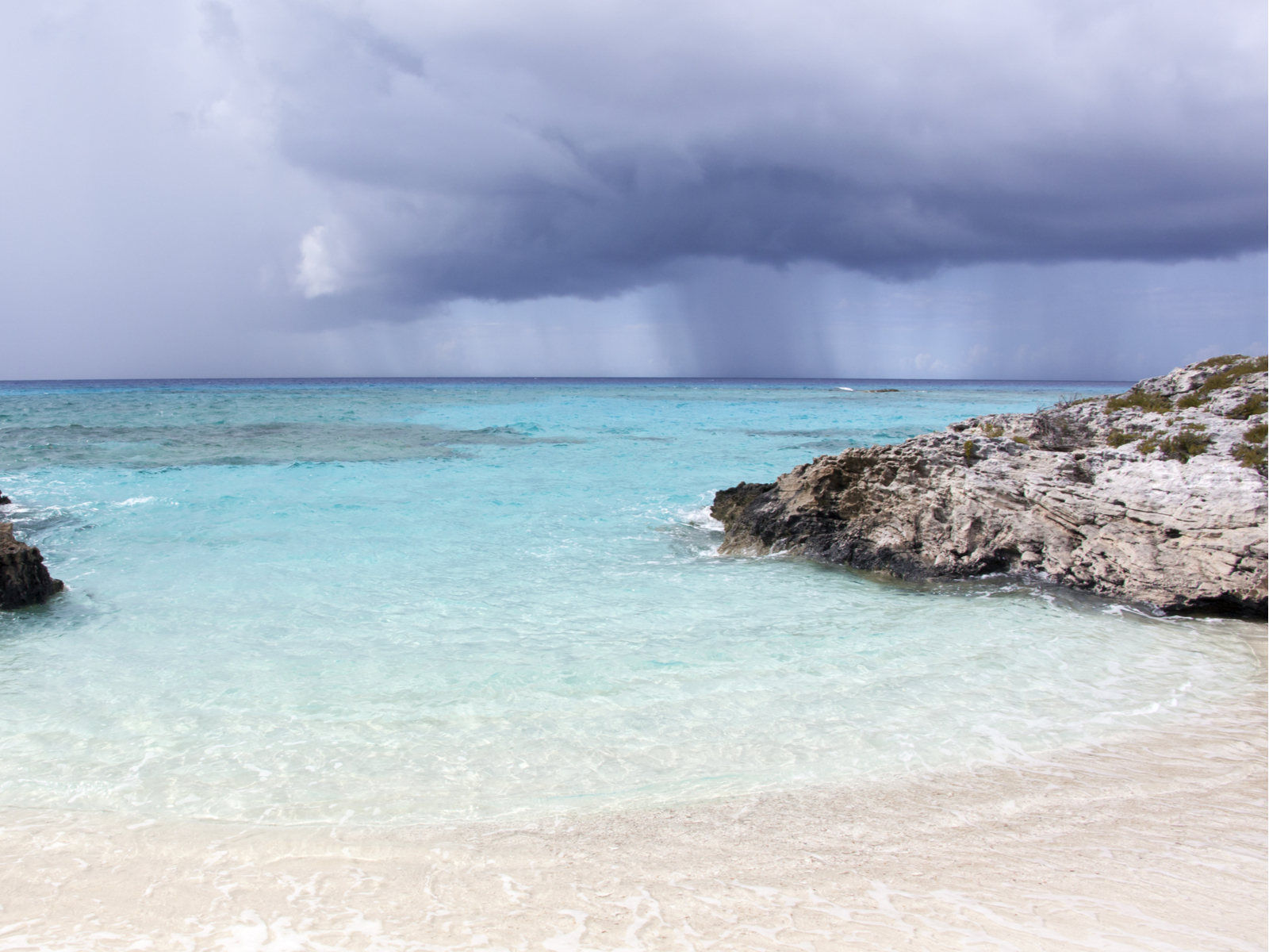 Heavy rain pictured during the worst time to visit the Bahamas