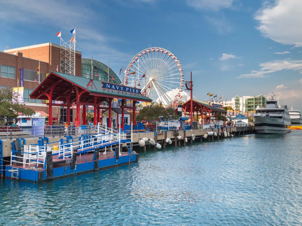 Photo of the Navy Pier, one of the best attractions in Chicago, as viewed in the middle of the day