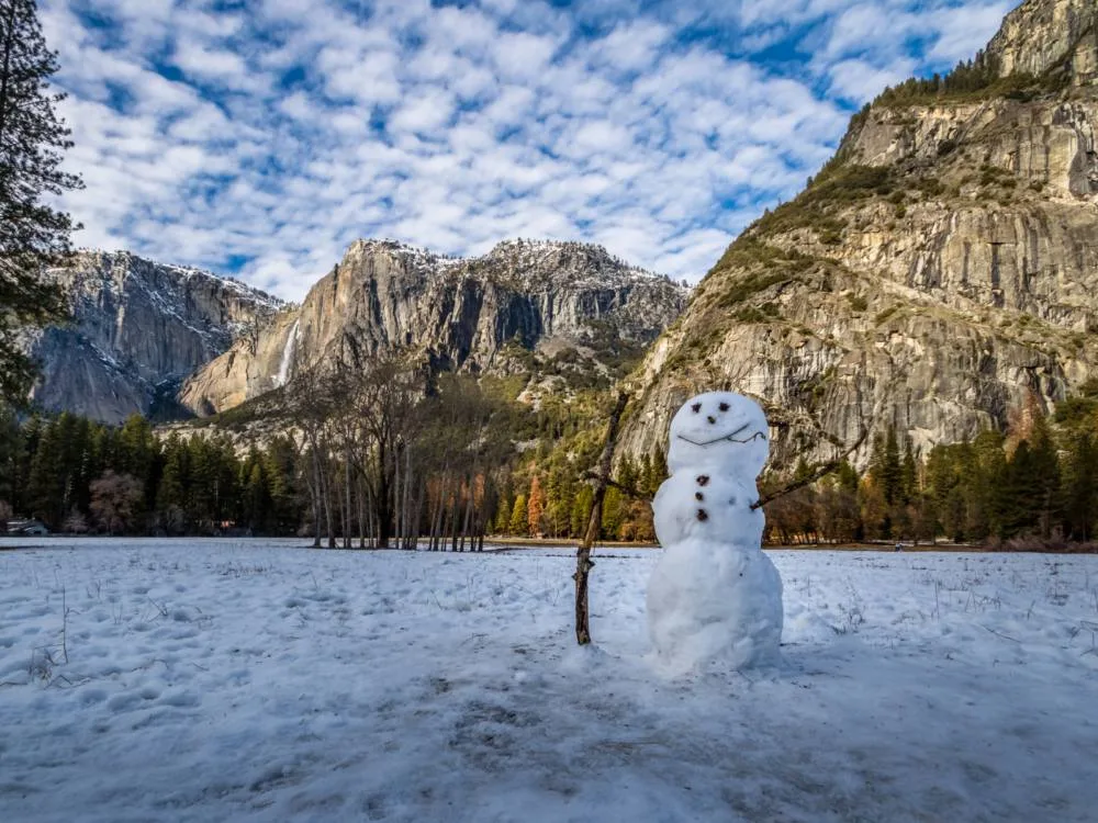 Snowman pictured during the worst time to visit Yosemite Park