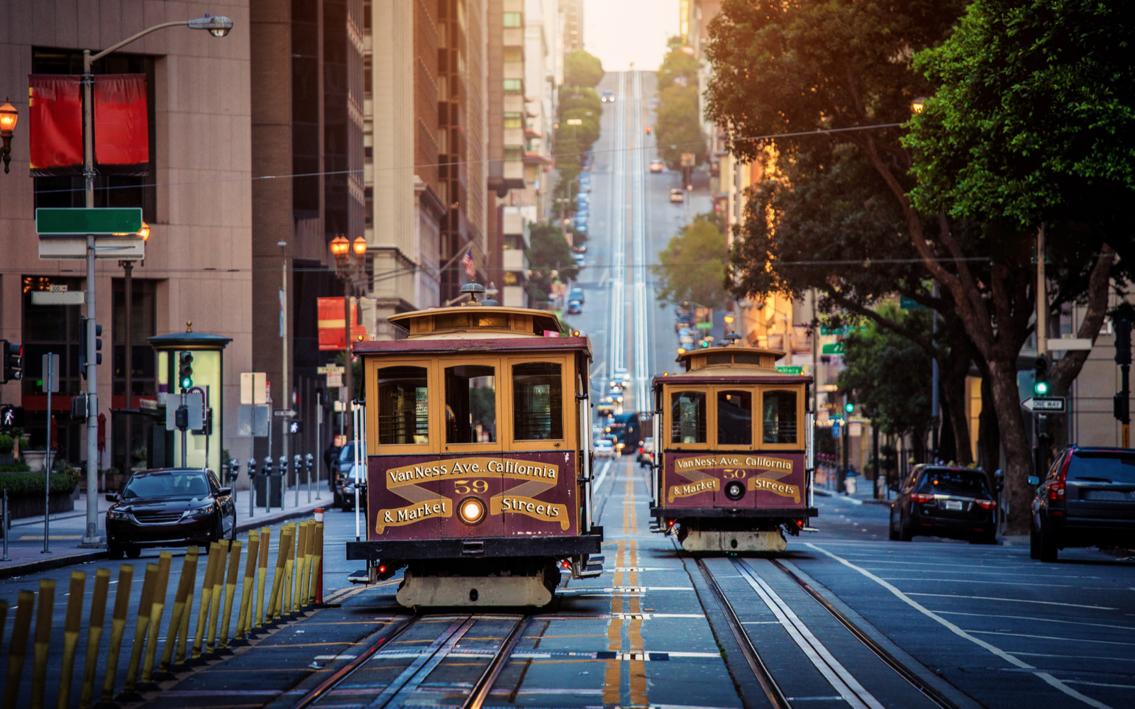 Classic view of cable cars in the historic district, one of the best places to visit in San Francisco