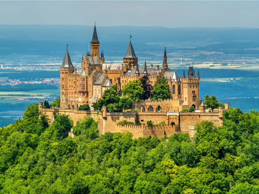 One of the best castles in Germany, erected on the peak of Swabian Alps, Hohenzollern Castle has an overlooking view of the vast Hechingen Town