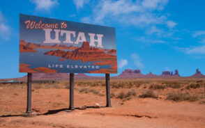 Sign that says Welcome to Utah for a piece on the best time to visit Utah
