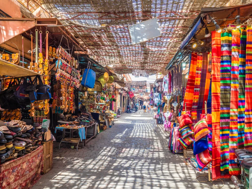 Souvenirs on the Jamaa el Fna market in Old Medina, Marrakesh, during the least busy time to visit Morocco