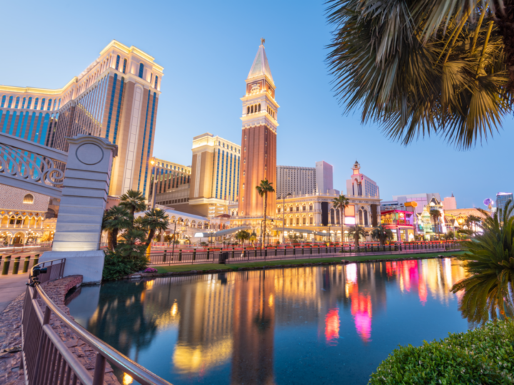 📅 The Best & Worst Times to Visit Las Vegas in 2024 (Our Take)