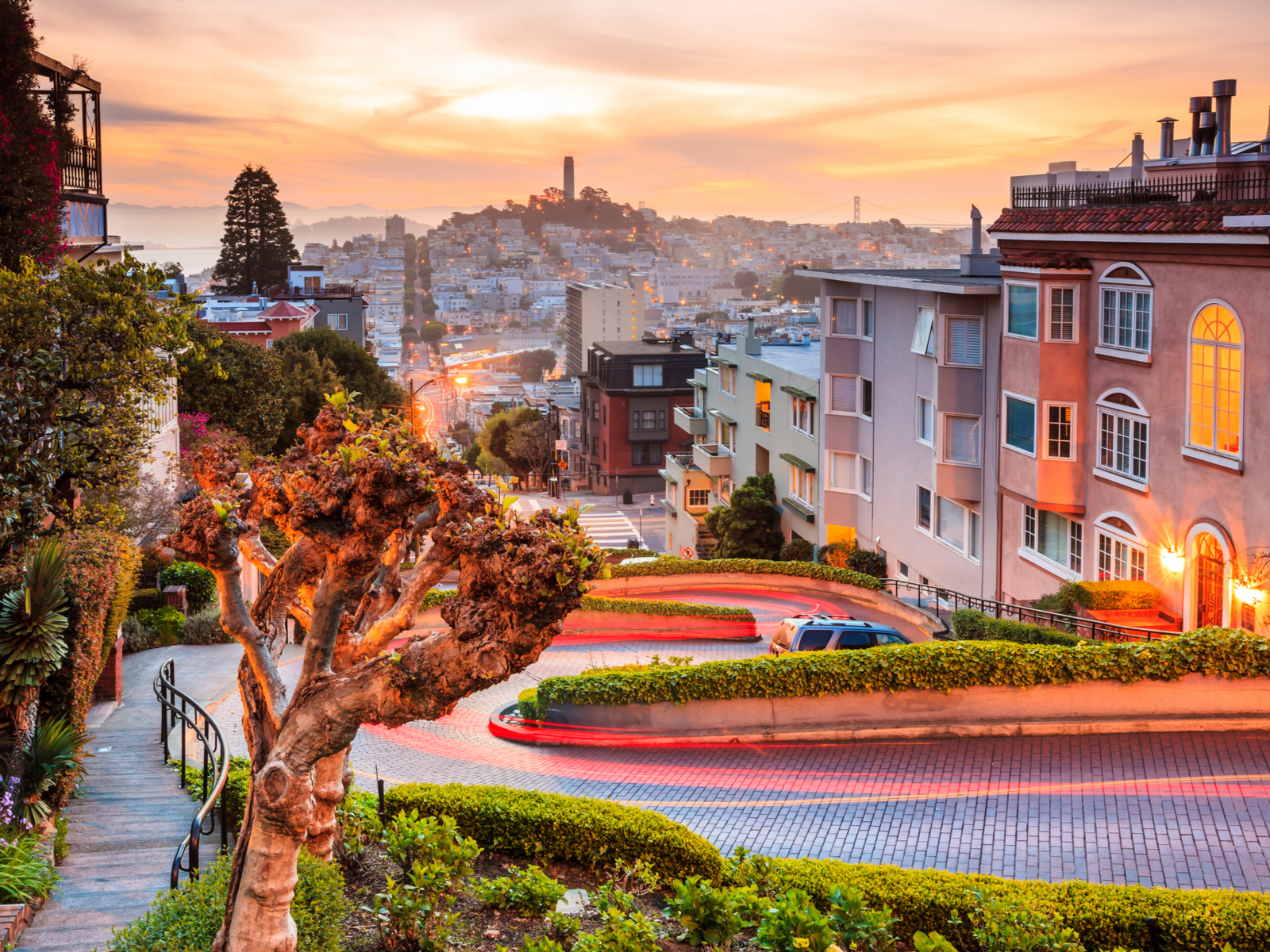 Famous Lombard street with a windy road during the least busy time to visit San Francisco