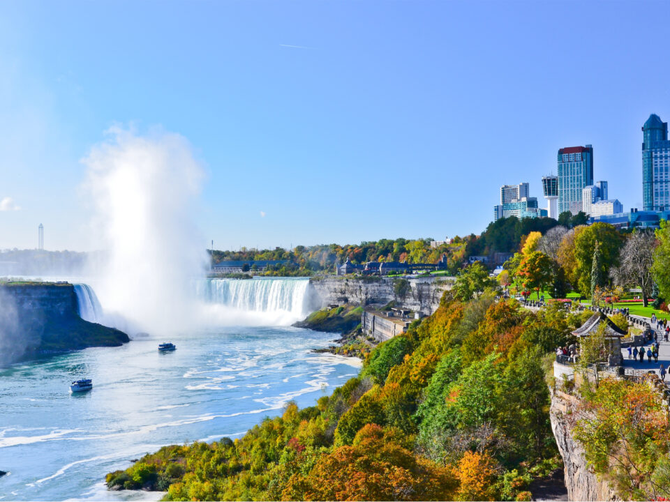 The Best Time to Visit Niagara Falls in 2022 Travellers 🧳