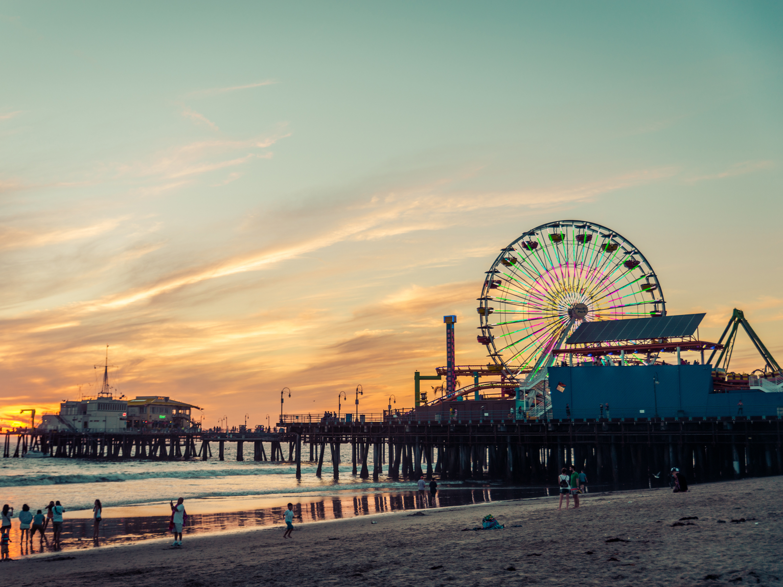 Photo of the Santa Monica pier pictured during the best time to visit California