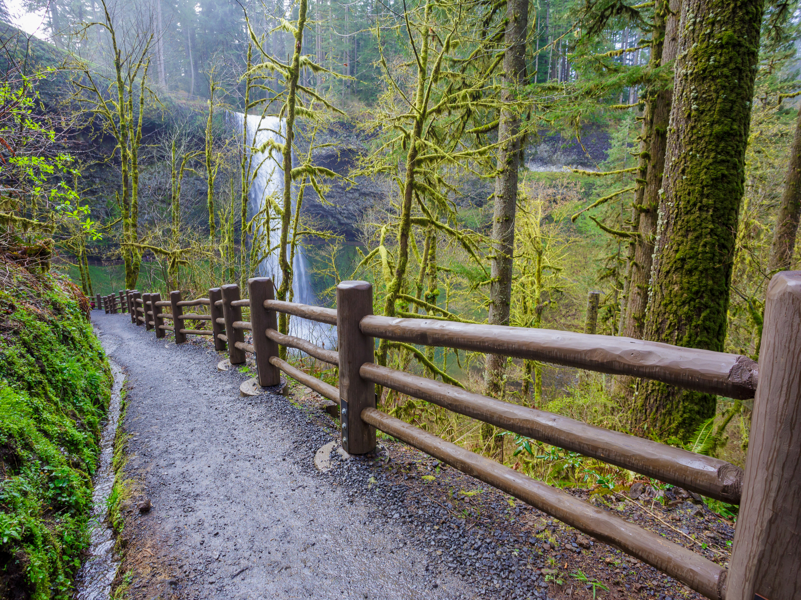South loop trail on the Trail of Ten Falls during the best time to visit Oregon