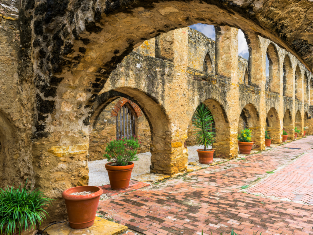 is-san-antonio-safe-to-visit-in-2023-safety-concerns-travellers