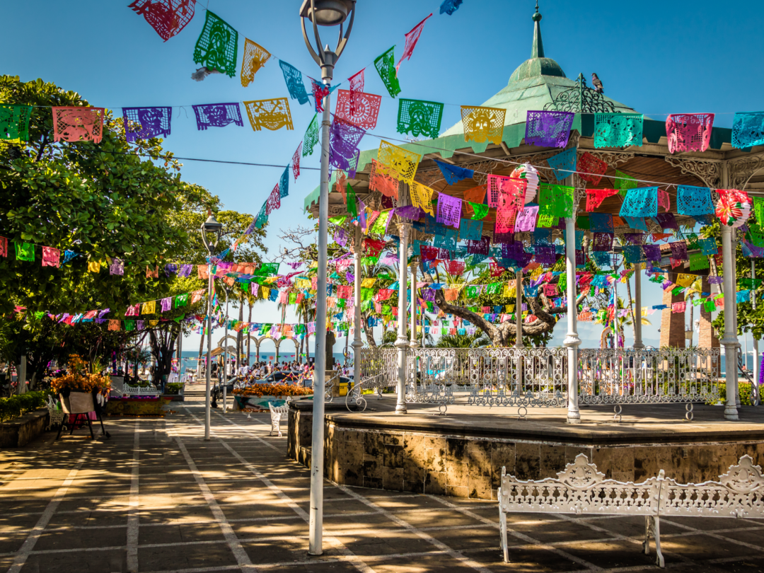 Is Puerto Vallarta Safe to Visit in 2022? Safety Guide Travellers 🧳