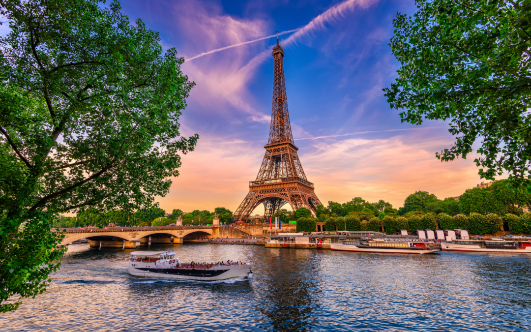 📅 The Best Time to Visit Paris in 2024 (& Travel Tips!)