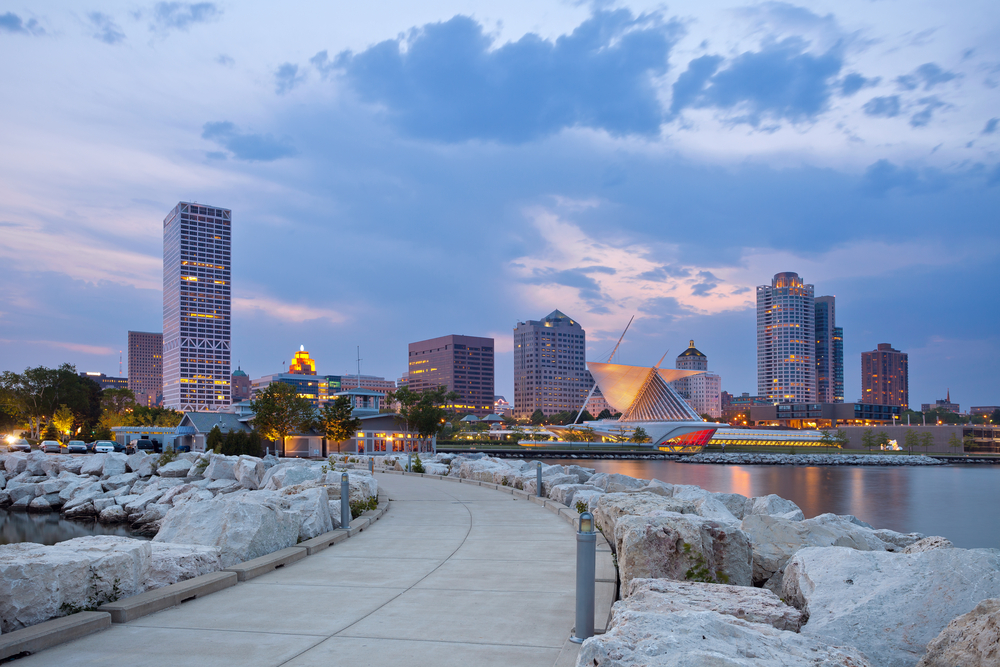 Gorgeous Milwaukee skyline as seen from the walkway