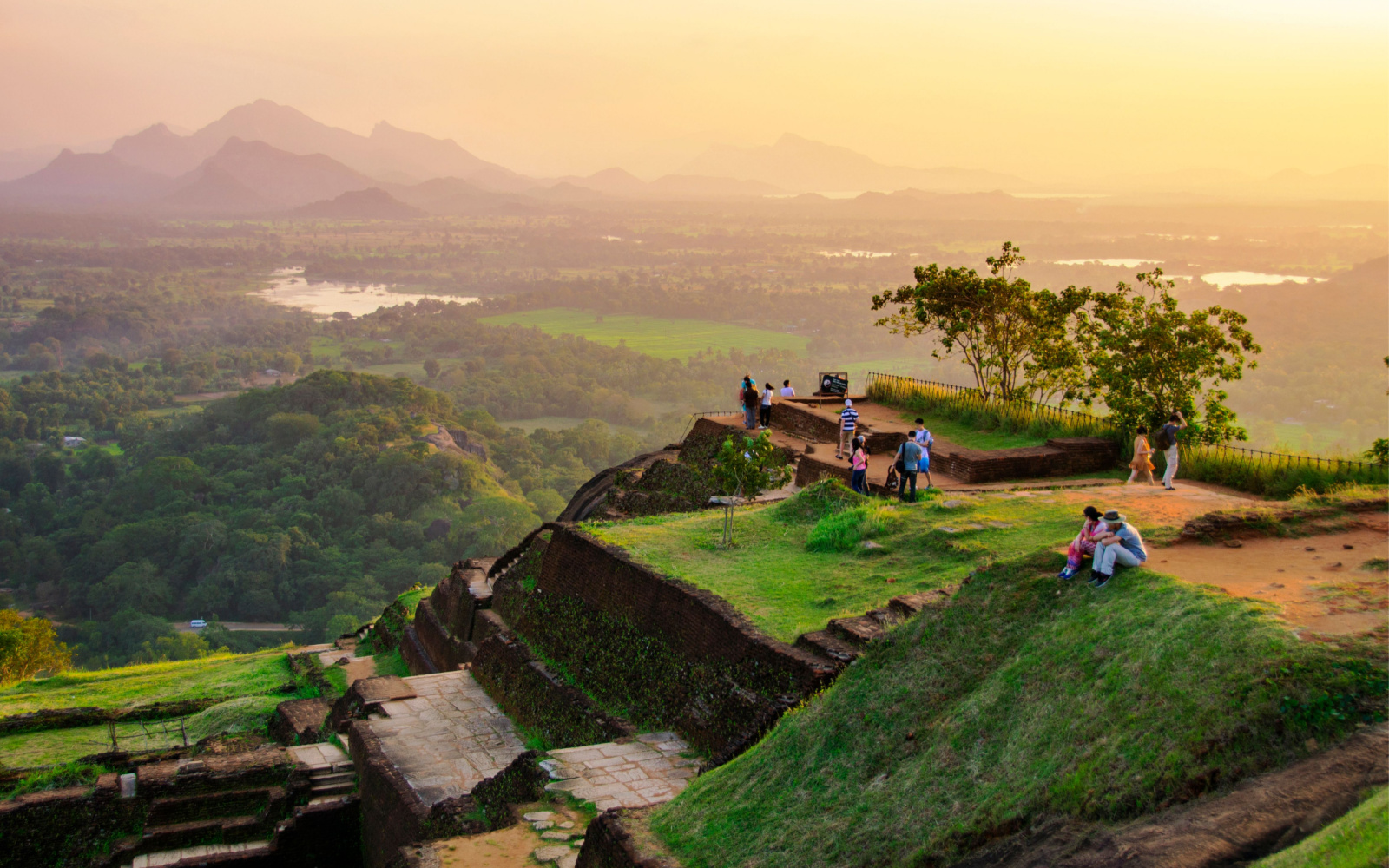 The Best & Worst Times to Visit Sri Lanka in 2024