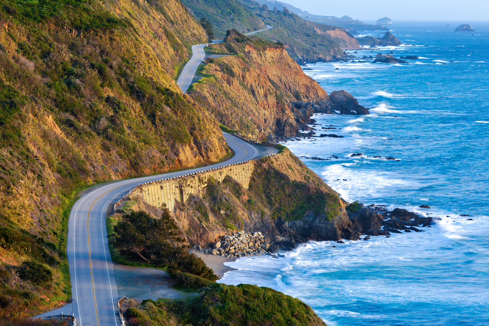 Pacific Coast highway winding along the ocean during the best time to visit Big Sur