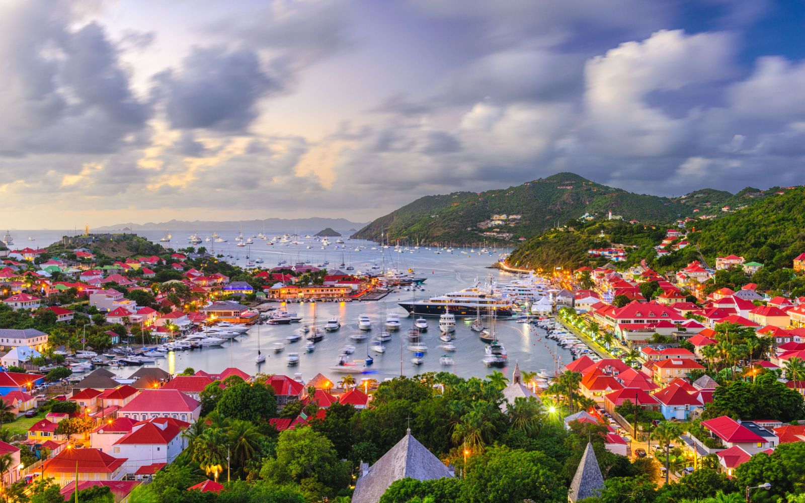 The Best & Worst Times to Visit St. Barts in 2024