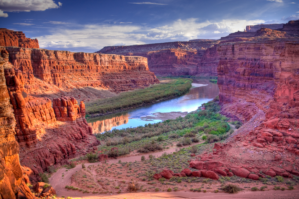 Colorado River running through breathtaking canyons in Canyonlands National Park during the best time to visit Moab