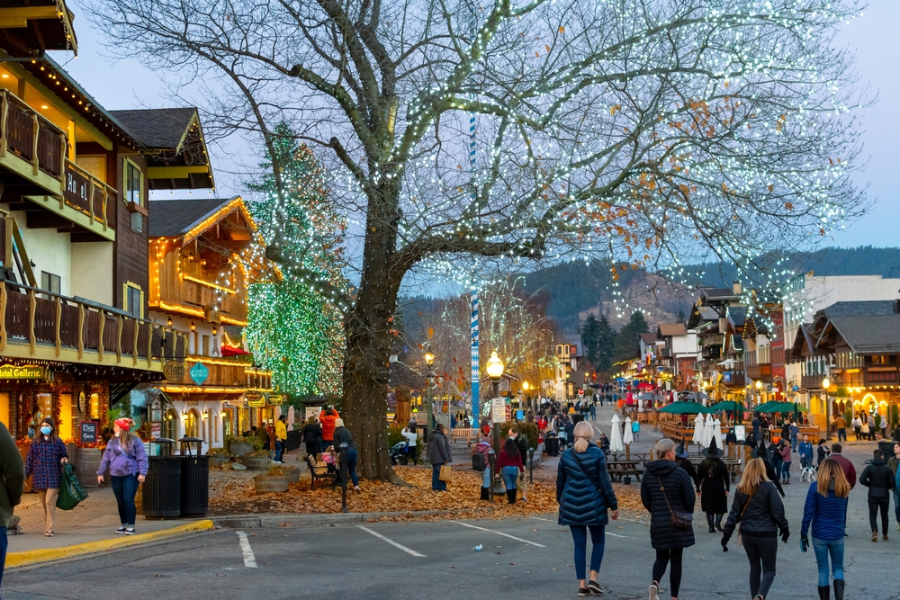People walking around the town of Leavenworth during November, the worst month to visit, on a gloomy and overcast day
