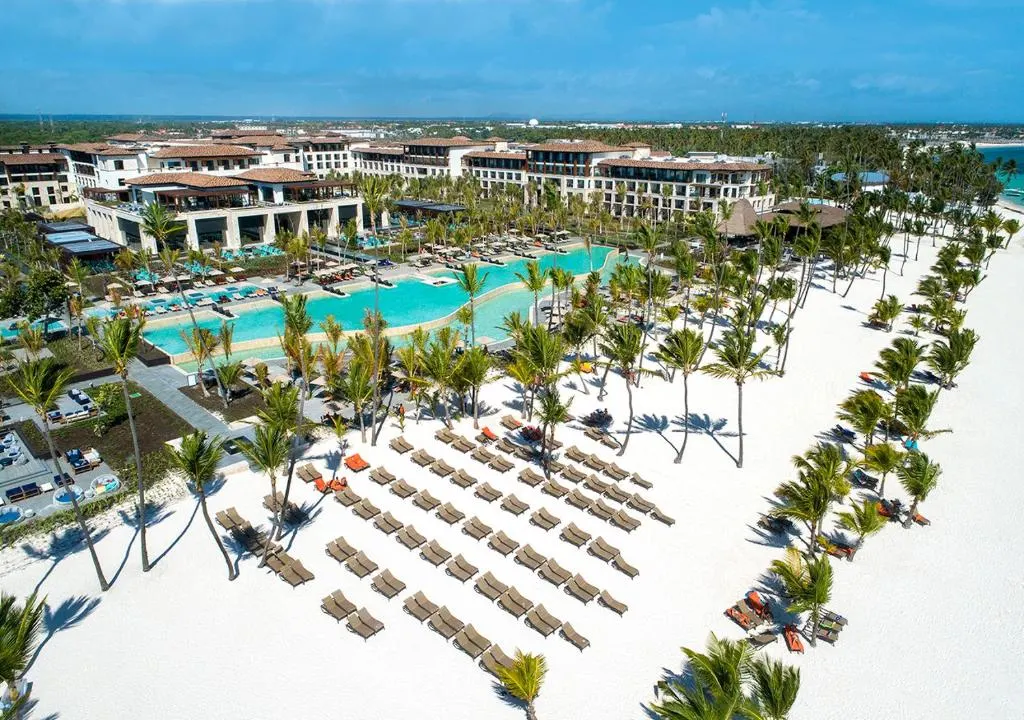 Pool and beach area at one of the best Punta Cana all-inclusives, the Lopesan Costa Bavaro Resort